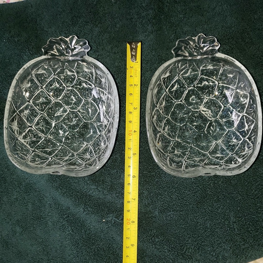 2 Unknown Vintage Pineapple Shaped Bowls Fruit Salad about pieces 6" long 5"wide